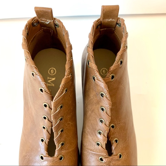 MATA Brown V-Cut Whipstitch Slip On Booties—SZ. 6 - Picture 7 of 14